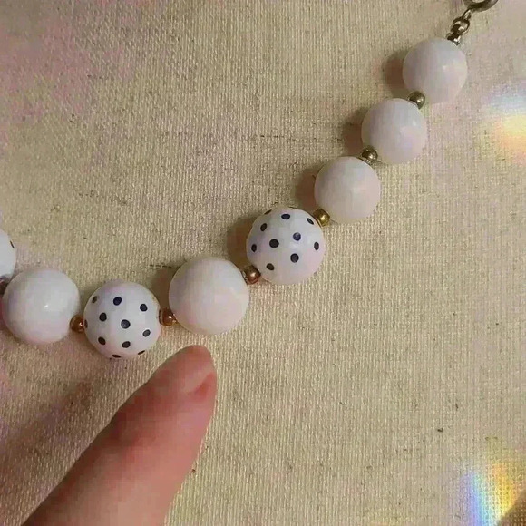 beaded necklace - Picture 7 of 8